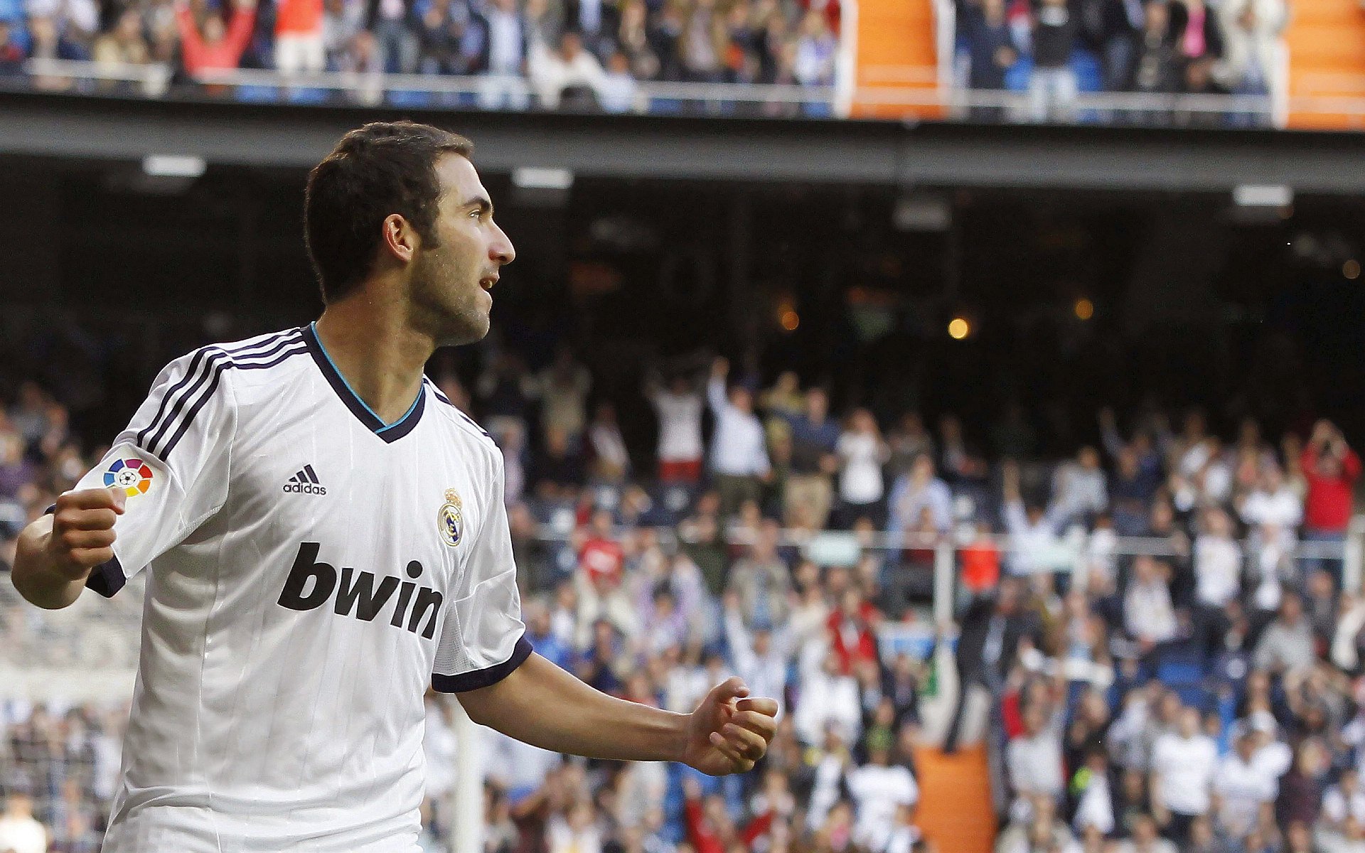 英雄联盟全球总决赛震撼落幕，新王登基，传奇永不熄