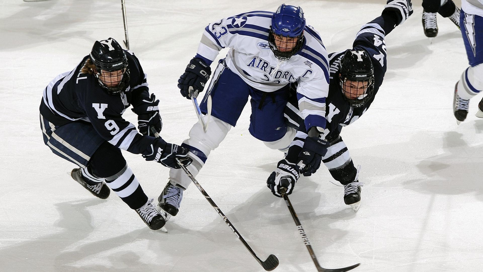 詹姆斯率队逆转取胜,湖人季后赛前景重现曙光